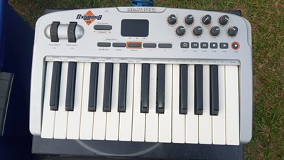 M-Audio Oxygen 8 v2 25 Key USB MIDI Controller Keyboard