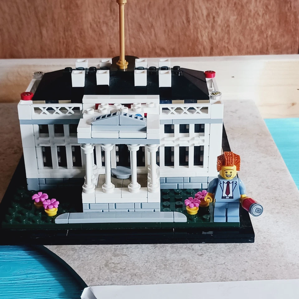 LEGO White House Trump White House Set Soda Can Staff Flowers Plates Fig Include - Image 4 of 4