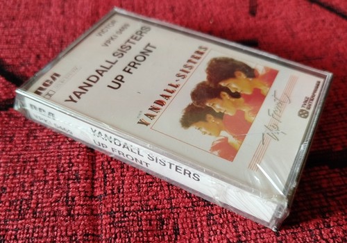 YANDALL SISTERS ** Up Front ** 1984 NEW ZEALAND CASSETTE ** STIILL SEALED - Picture 3 of 3