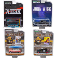 GREENLIGHT MODEL CARS SCALE 1/64 AUTO CLASSIC CULT MOVIE SMOKEY BEAR DIE CAST