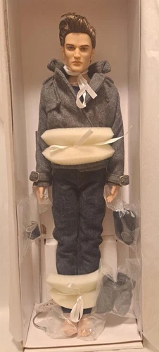 Tonner 2009 Twilight Edward Cullen  15" Doll In Box T9TLDD02 Vampire NEW IN BOX