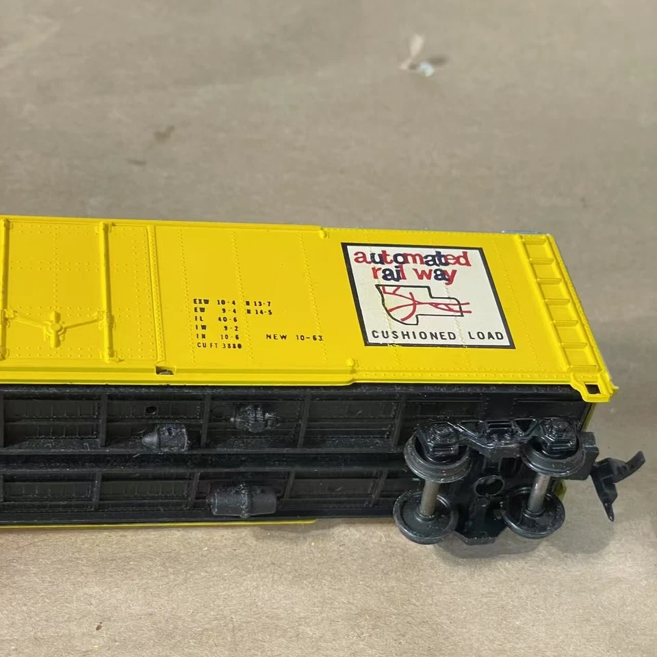Union Pacific Automated Railway 50' vagón de caja modelo tren de ferrocarril carga acolchada Foto 3 de 4