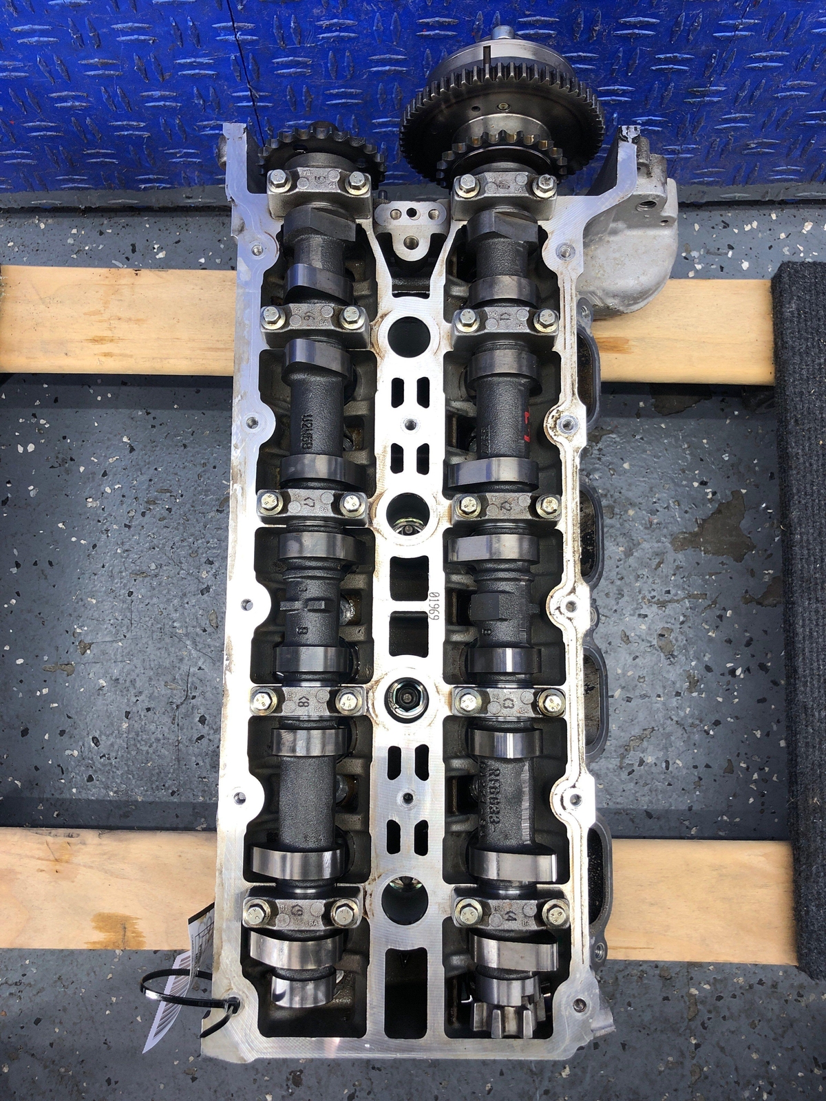 2006-2018 ASTON MARTIN VANTAGE V8 4.3L LEFT SIDE ENGINE CYLINDER HEAD OEM 2007