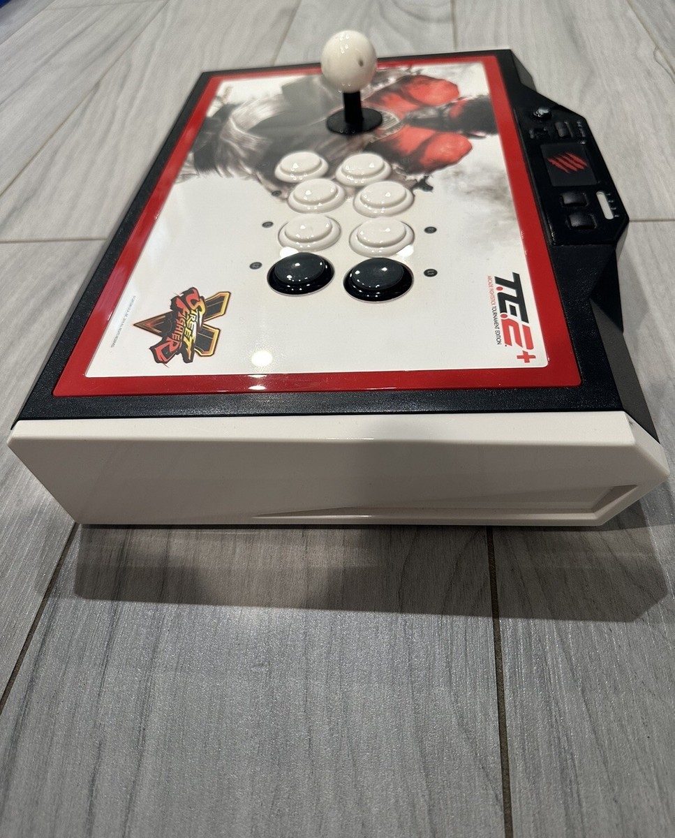 Mad Catz Street Fighter V Arcade Fight Stick Tournament Edition 2+