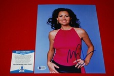 sexy MINNIE DRIVER signed 8X10 photo BECKETT BAS COA 1