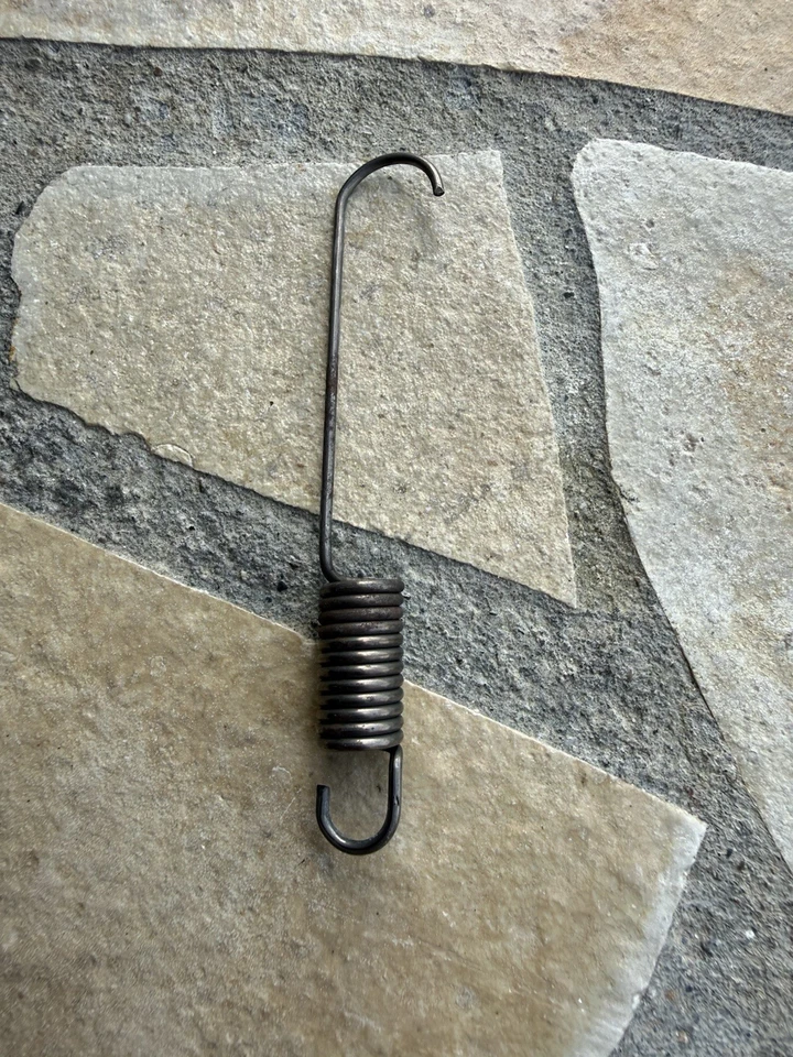 Ressort Pour Pièce Plastique Taille Haie Stihl HS 45 - Photo 4/4