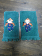 VTG Unbranded 2 Embroidered Scarecrow Fall Hand Towels Cotton USA Green 15x11"