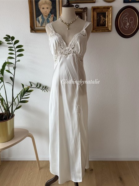 Victoria’s Secret Bridal Maxi Satin Gown size M-Excellent Cond*No US Shipping*