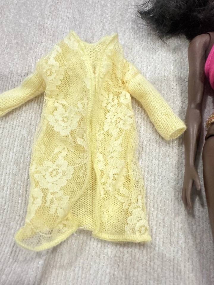 Barbie Doll FASHIONISTAS #106 , Brown Skin, Hot Pink & Gold Swimsuit. - Image 2 of 4