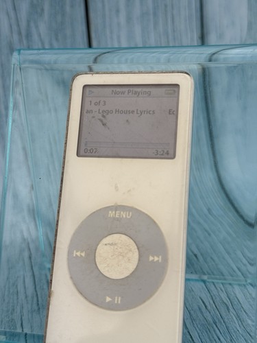 Apple iPod Nano 1st Generation A1137 2GB MP3 Music Multimedia Player Tested - Picture 2 of 11