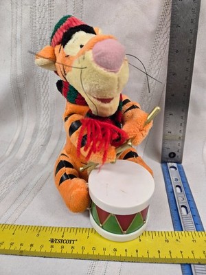 Disney 7  Christmas Tigger Plush  Deck The Halls  Gemmy Singing Works