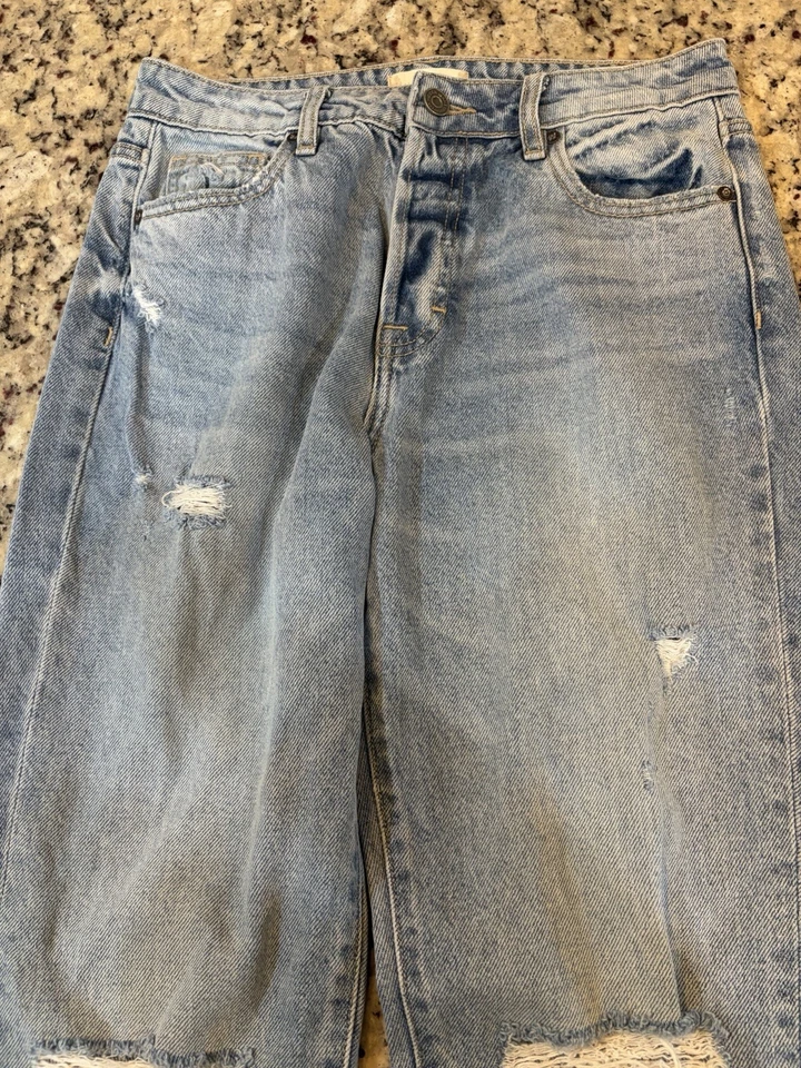 Pantalones de mezclilla para mujer Altar'd State azul claro pierna recta botón mosca talla 25 Foto 2 de 4