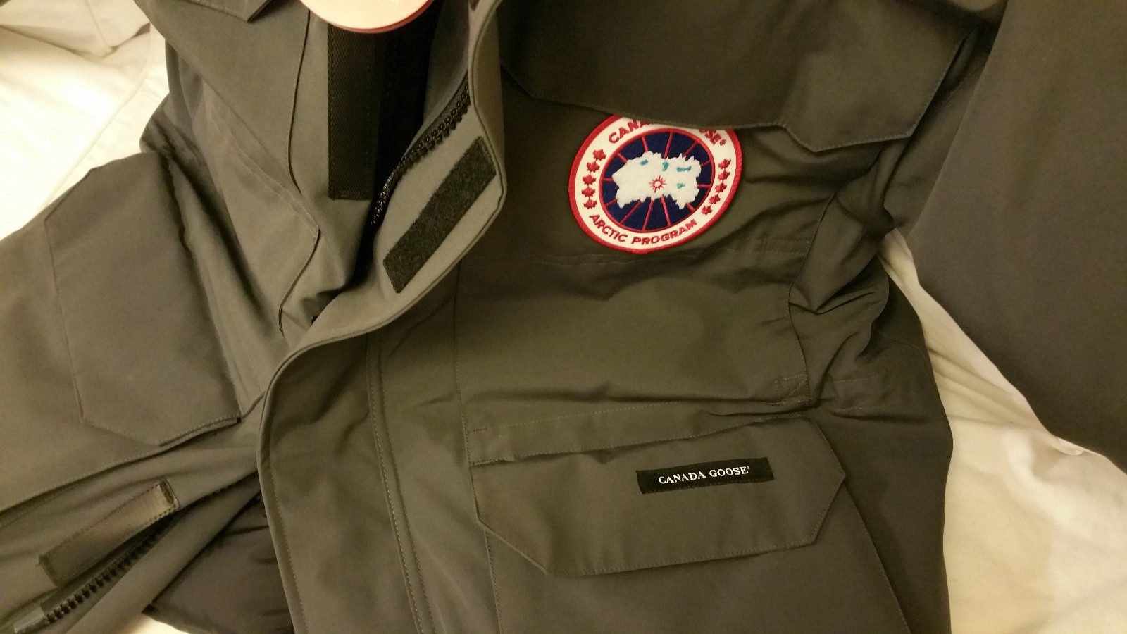 BRAND NEW "RED LABEL" EDITION HOLOGRAM GRAPHITE CANADA GOOSE EXPEDITION XL PARKA image 5