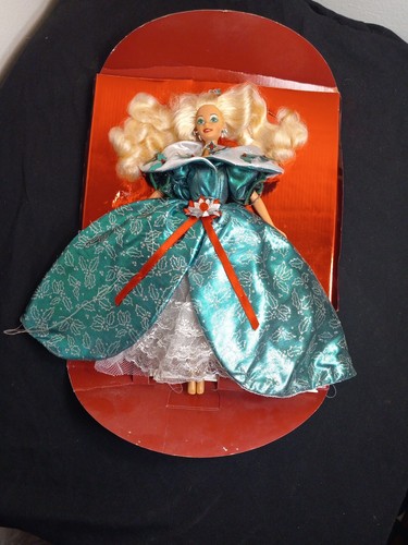 Mattell Happy Holiday Special Edition Barbie 1995 Christmas READ/140b - Picture 2 of 6