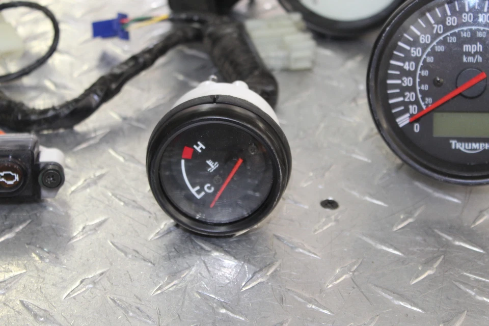 TRIUMPH SPRINT ST 1999 velocímetro medidores pantalla clúster velocímetro tacómetro Foto 3 de 4