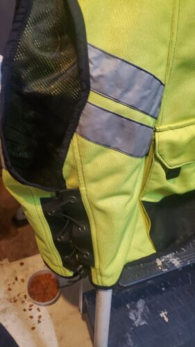 ICON Motorsports Vest - Picture 4 of 6