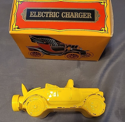 Avon Electric Charger Model A Leather Aftershave Bottle 4 fl oz Almost Empty