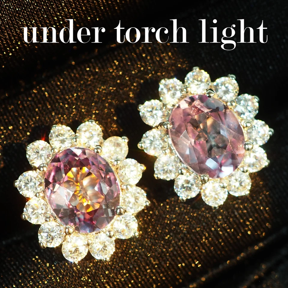 Atractivos pendientes de oro blanco de plata de ley 925 de 7,80 quilates con zafiro con cambio de color Foto 4 de 4