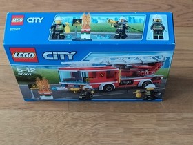 LEGO CITY 60107 THE FIRE TRUCK WITH NEW LADDER AND SEALED