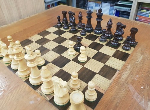 Juego de ajedrez de diseño de palo de rosa indio Staunton en caja King 3,75" sin tablero - Imagen 2 de 10