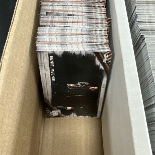 2017 Topps Walking Dead Cards PICK YOUR CARD BUILD YOUR SET - Picture 2 of 2