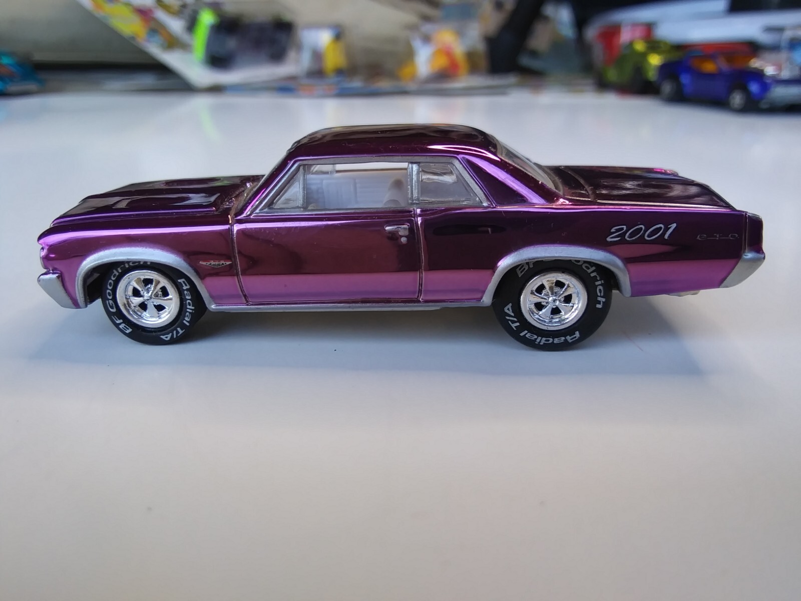 Johnny Lightning 2001 Holiday Muscle 64 Pontiac GTO Purple Excellent Condition