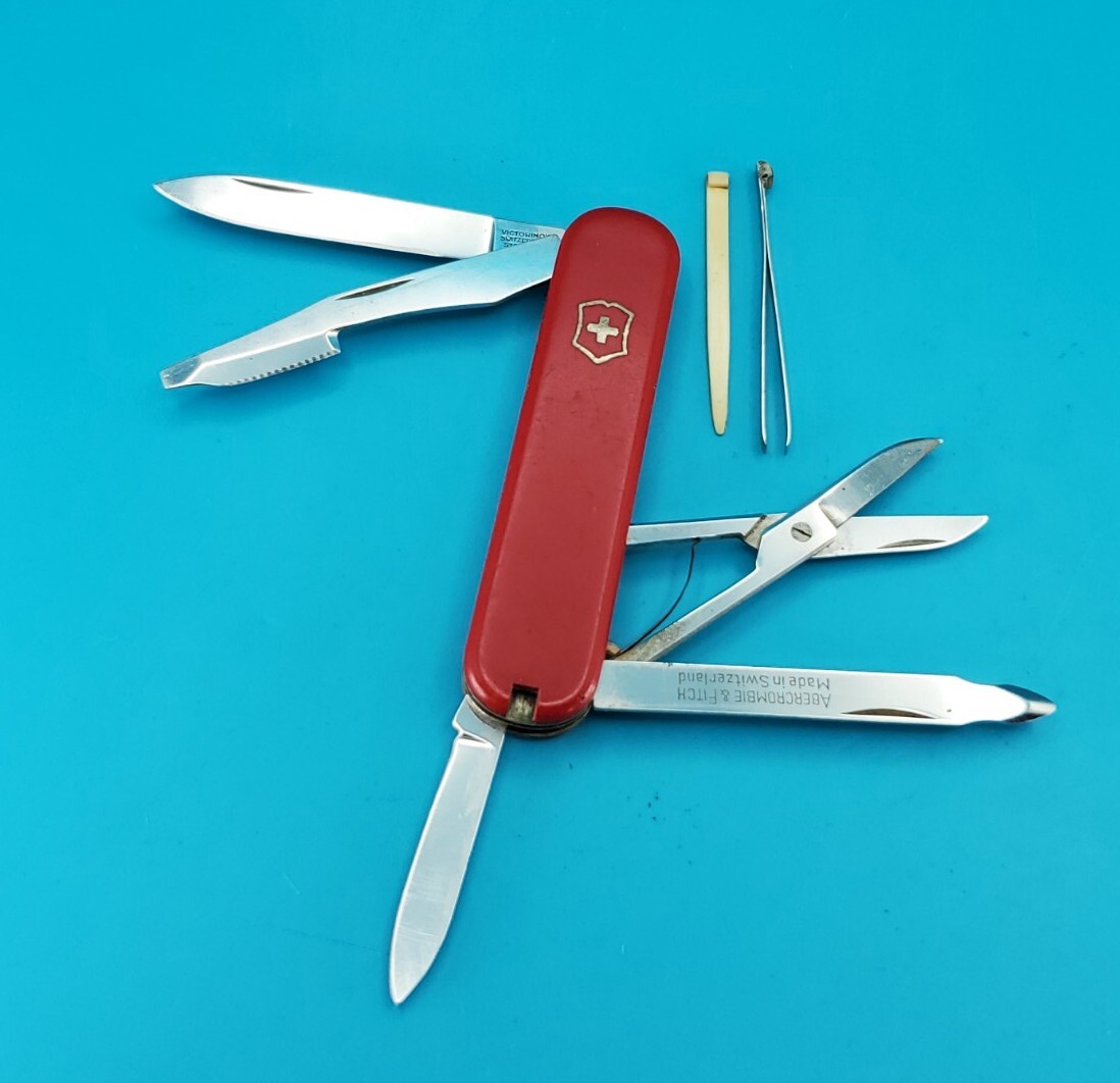 Vintage Victorinox Victoria Executive Swiss Army Knife! With Metal