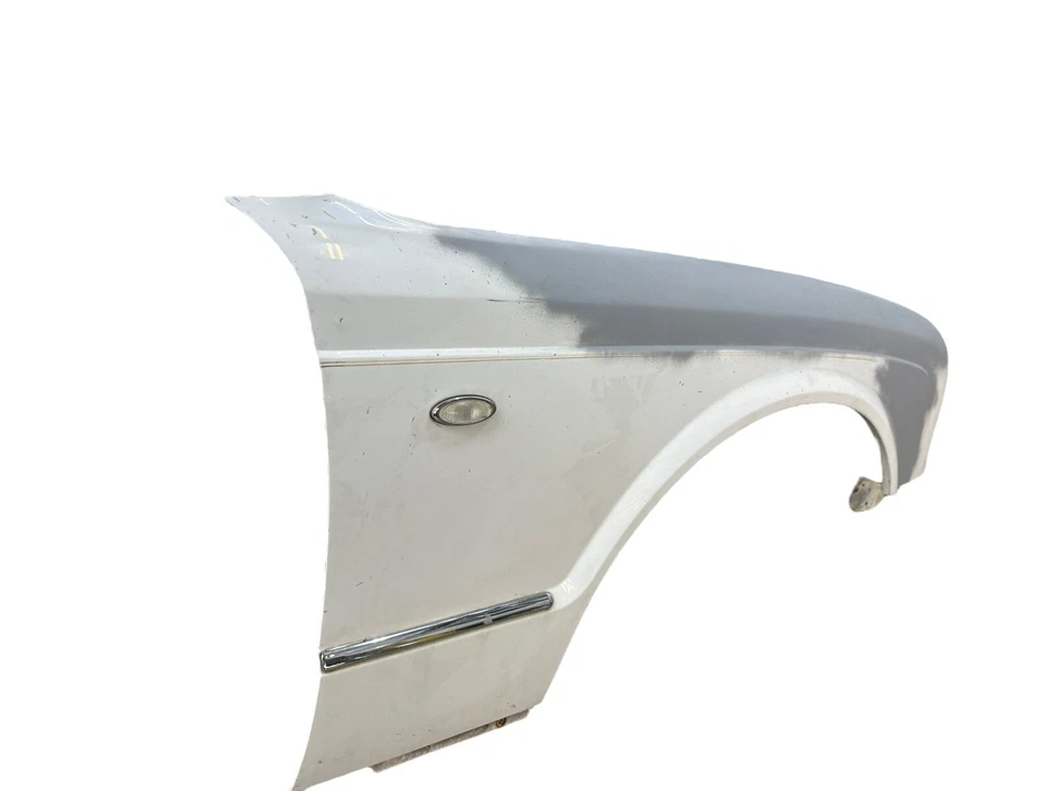 1998 - 2004 BENTLEY ARNAGE RIGHT PASSENGER FENDER OEM - Image 2 of 4