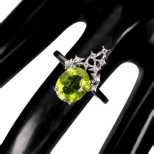 925 Sterling Silver Oval Peridot 10x8mm Simulated Cz Ring Size 7 - Picture 3 of 10
