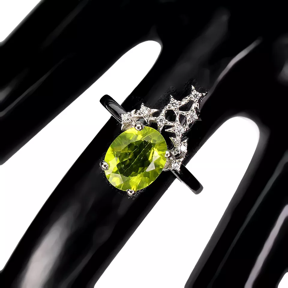 925 Sterling Silver Oval Peridot 10x8mm Simulated Cz Ring Size 7 - Image 3 of 4