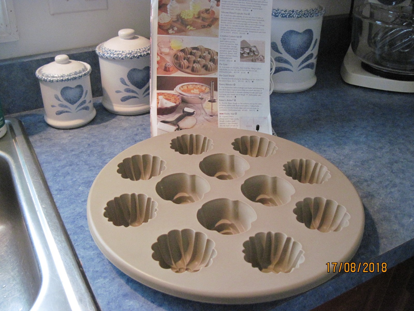 Pampered Chef Silicone Floral Cupcake / Muffin Pan Item 1613 eBay