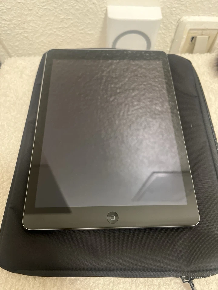 Apple iPad Air 2013 1 Gen Spacegrau Wi-Fi - Bild 4 von 4