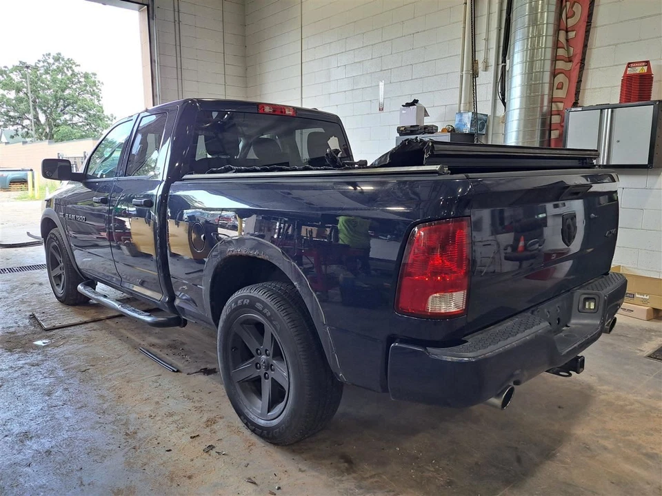 Manija de puerta lateral exterior pasajero Rh Ram1500 Sku#4196850 2012 Foto 4 de 4