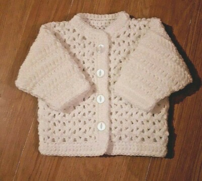 Handarbeit handgehäkelt Baby Unisex Rundhals Vst. Strickjacke Acryl versch. Farben