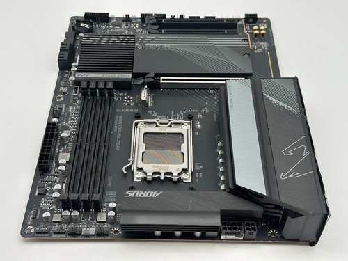 GIGABYTE B650 AORUS ELITE AX AM5 ATX AMD Motherboard READ/FOR PARTS - Bild 3 von 8