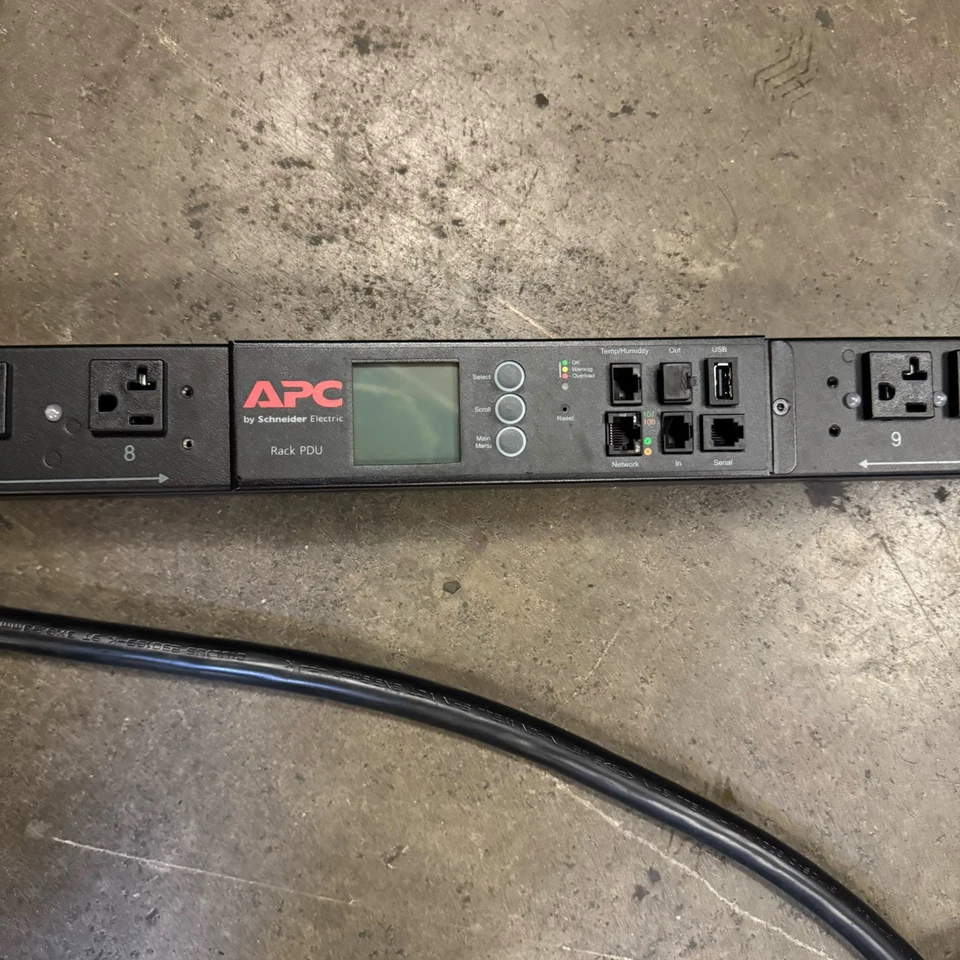 APC AP8932 Switched ZeroU 30A PDU 2G Power Distribution rack-mount - Image 4 of 4
