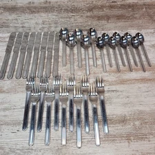 International Barcelona Stainless Steel Flatware Lot 32 Pcs Knives Forks Spoons 