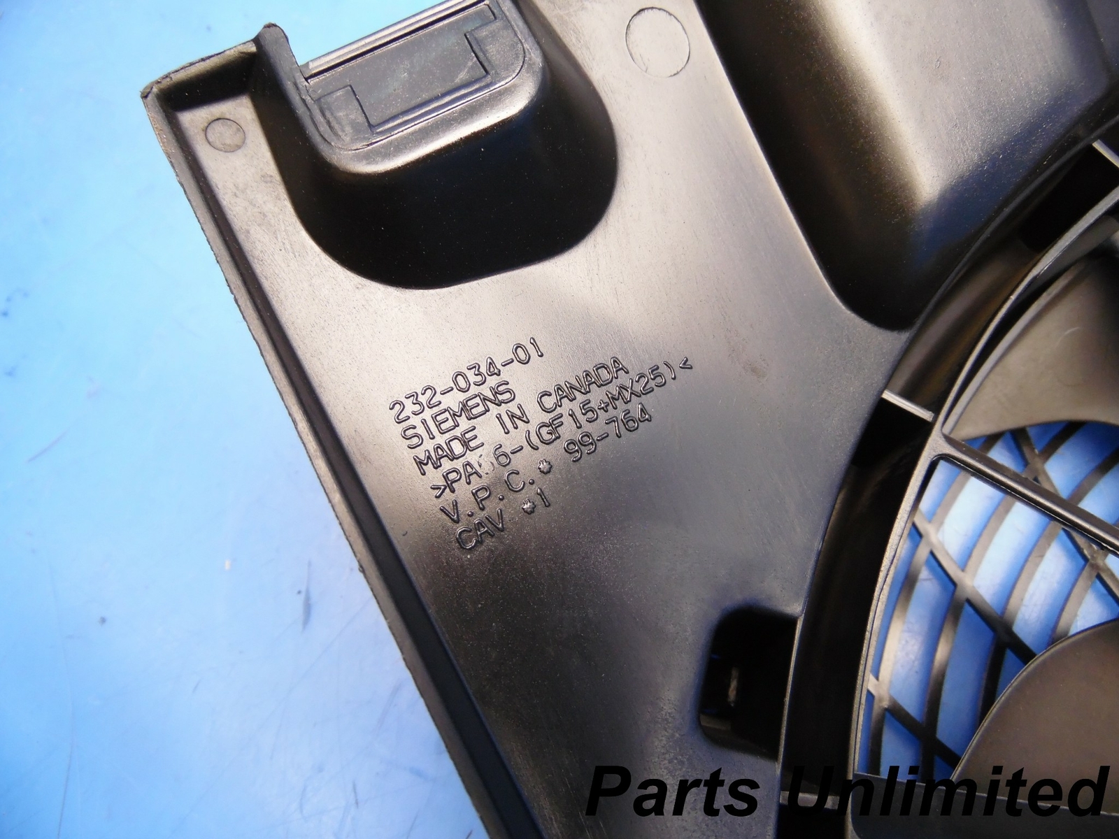 01-05 Saturn L Series L200 OEM radiator cooling fan motor assembly 
