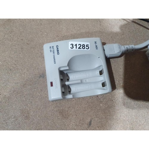 Casio BC-5H Ni-MH Battery Charger Grey 1.2-Volts 550mA for QV-R40 Digital Camera - Picture 12 of 13