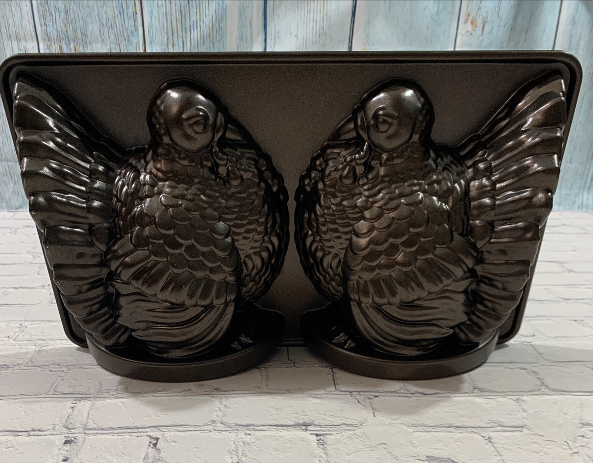 Nordic Ware Classic Turkey 3D Cake Pan Bronze Finish USA Made Non Stick NEW