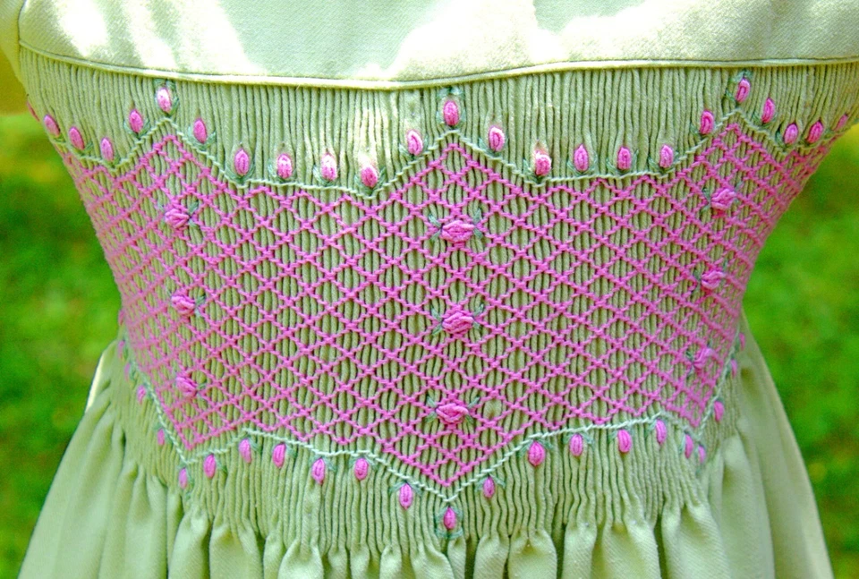 Vestido Anavini Primavera Verde Calado Flor de Pascua Tulipanes Verano Fiesta Especial Foto 2 de 4