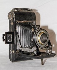 VINTAGE KODAK VIGILANT Six-20 Folding Camera w/ No. 1 Kodamatic shutt - Untested