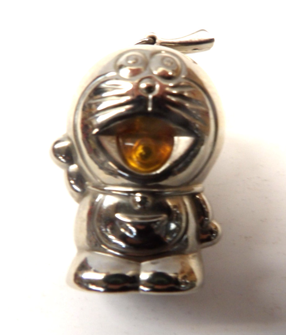 DORAEMON SILVER TONE METAL ANIME CAT CARTOON CHARACTER BUTANE LIGHTER,