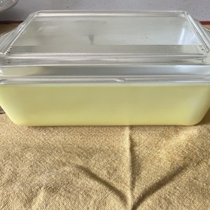 Mid-Century Modern Glass Covered Dish w/ Lid Clear Yellow Rectangular 6x4x3"