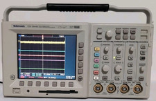 Tektronix TDS3044B Oscilloscope Digital 4ch, 400MHz Bandwidth 5GS/s, Color LCD