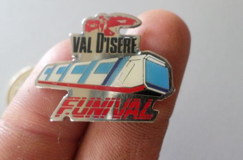 Pin's Broche Mickey Ski Années 80 Pin's Broche Mickey Ski Années 80