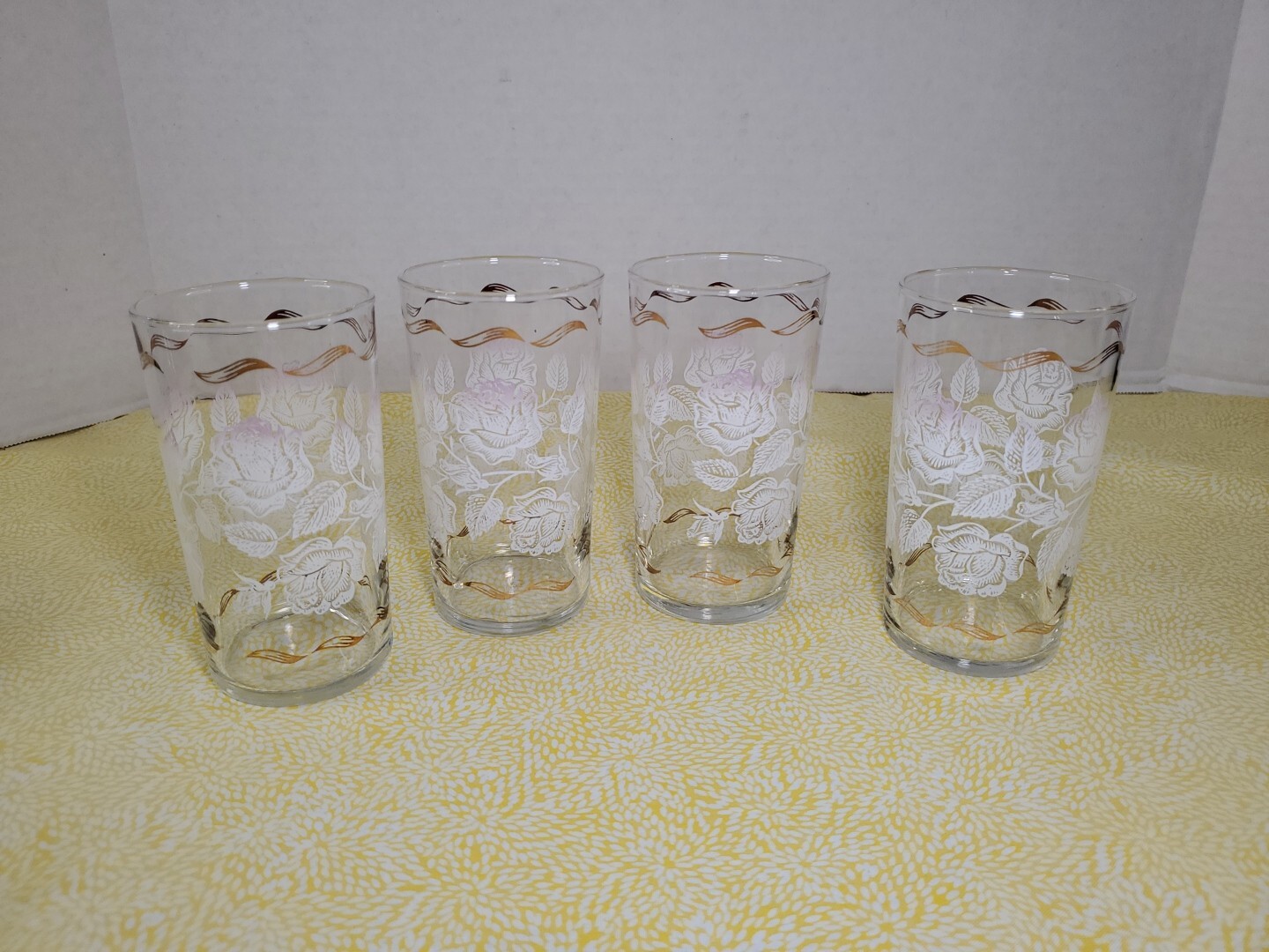 Set Of 4 Vintage Libbey White Roses Leaf W/ Gold Ribbon Hostess Bar Glasses