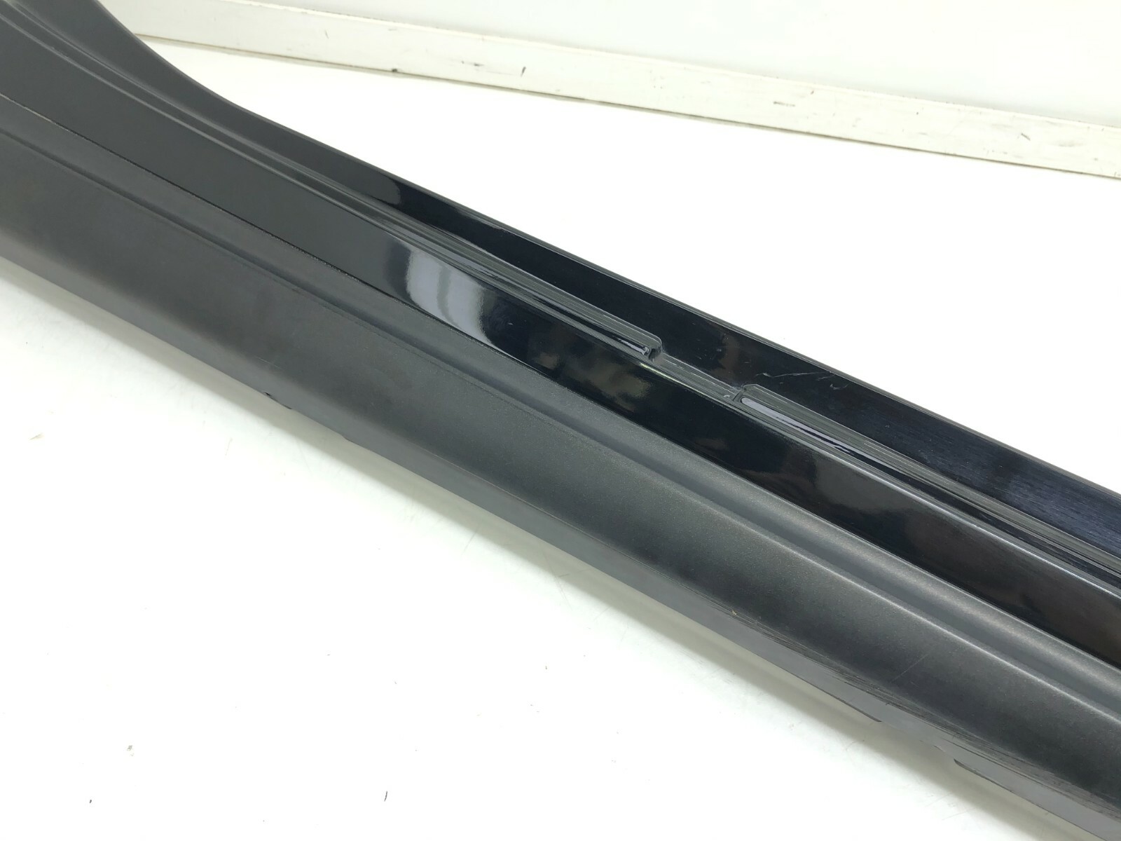 2014-2019 MASERATI GHIBLI S RIGHT PASSENGER SIDE SKIRT ROCKER PANEL OEM.