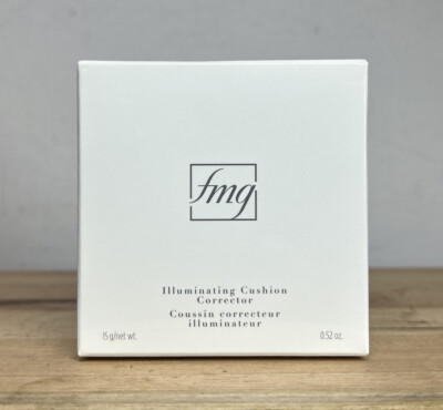 Avon FMG Illuminating Cushion Corrector  Compact, Shade Fair -Light Makeup