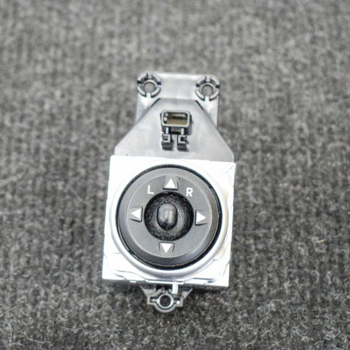 HYUNDAI i30 GD Spiegelregler-Schaltereinheit 39Y481-1110 2015